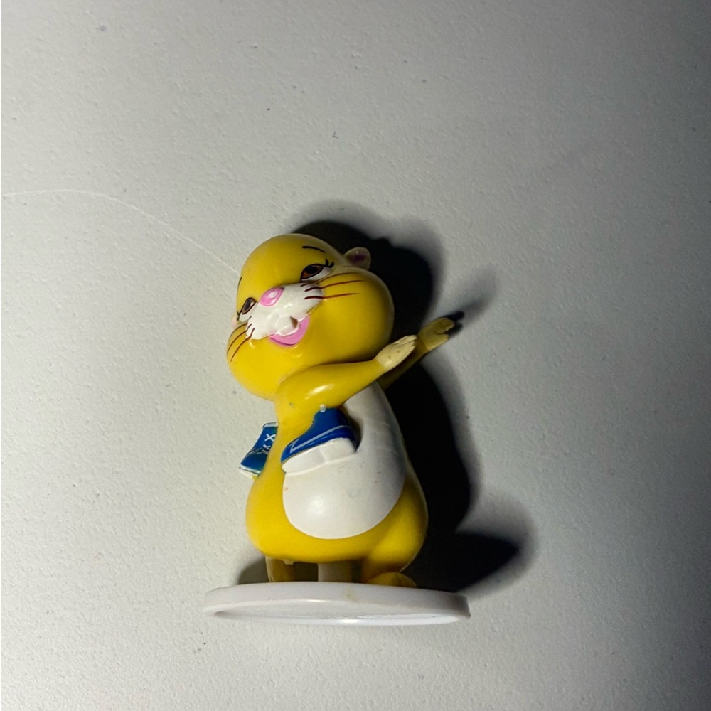 Zhu Zhu Pets 2" PVC Figure on White Base ZHU ZHU PETS MOVIE Cake Topper